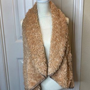 Onetheland Women's Khaki Faux Fur Sherpa Vest Size M NWT One The Land